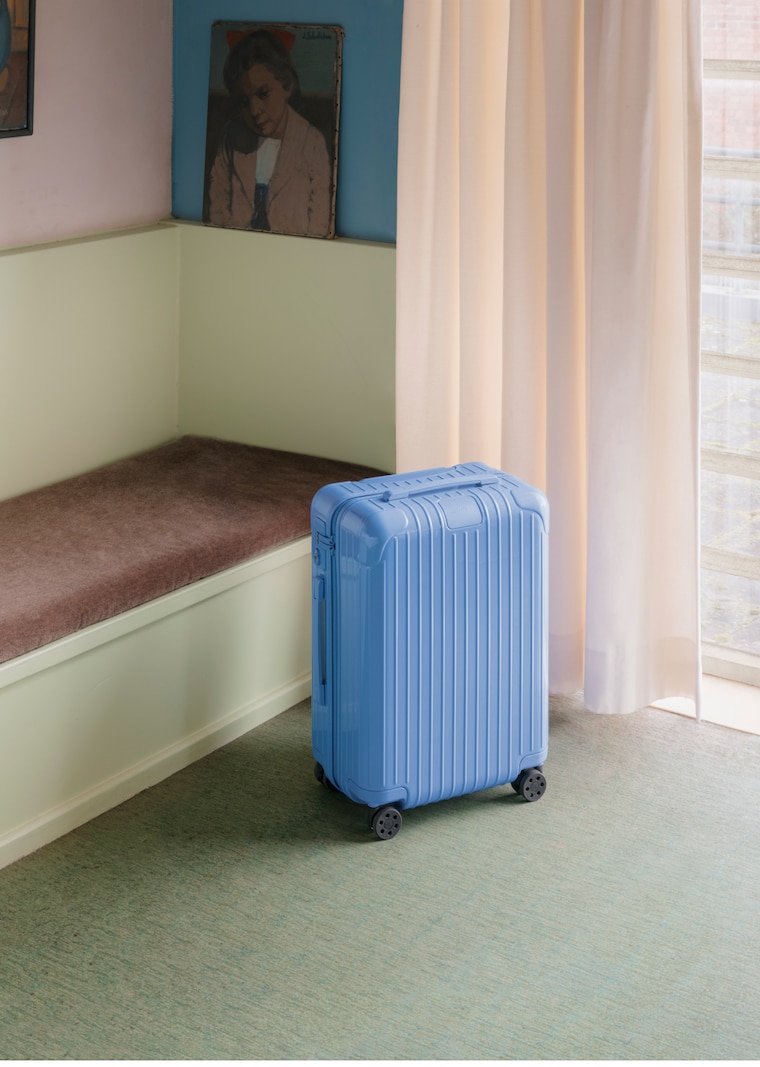 Essential Cabin Sea Blue