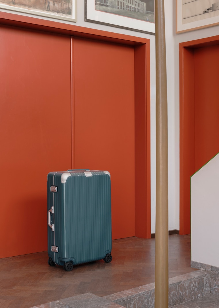 Hybrid Cabin Steel Blue