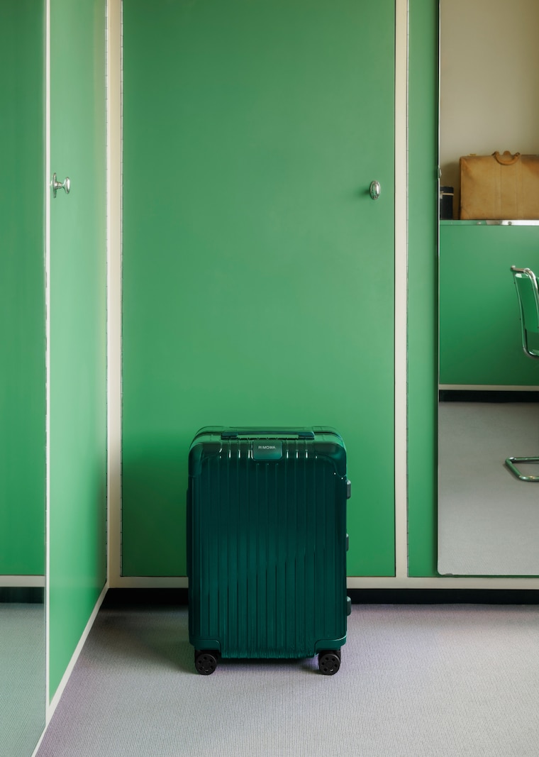 Essential Cabin Green