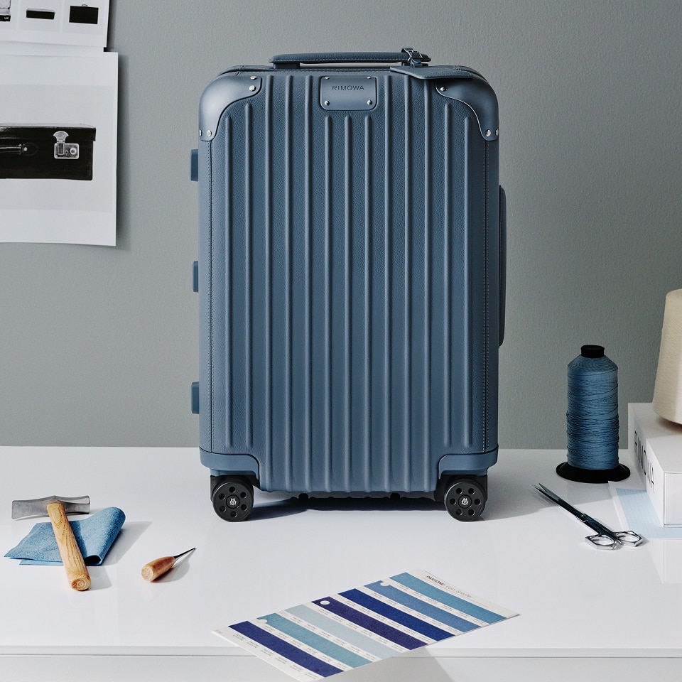 Photo the Distinct leather suitcase