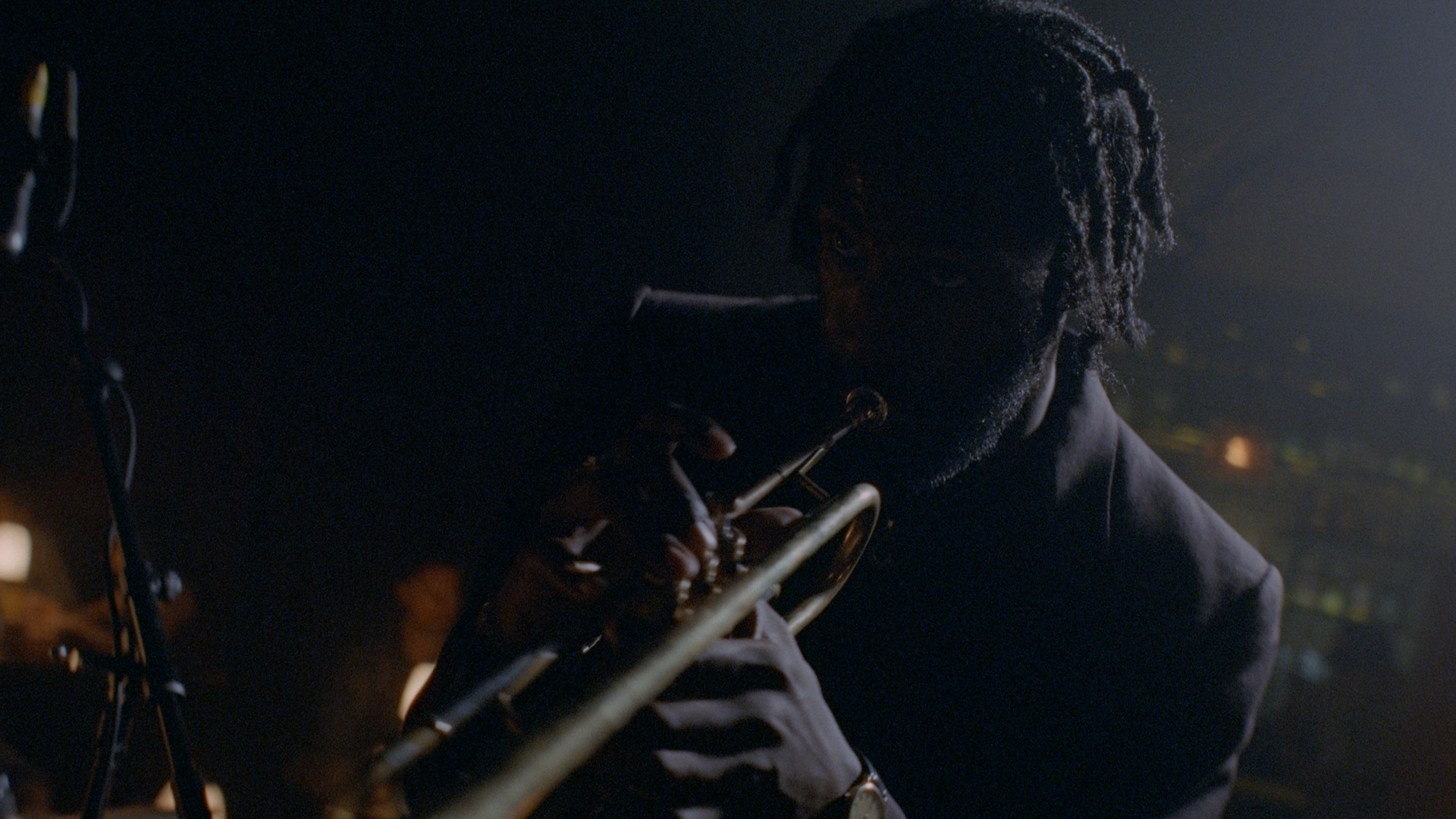 Picture of a man playing the trumpet