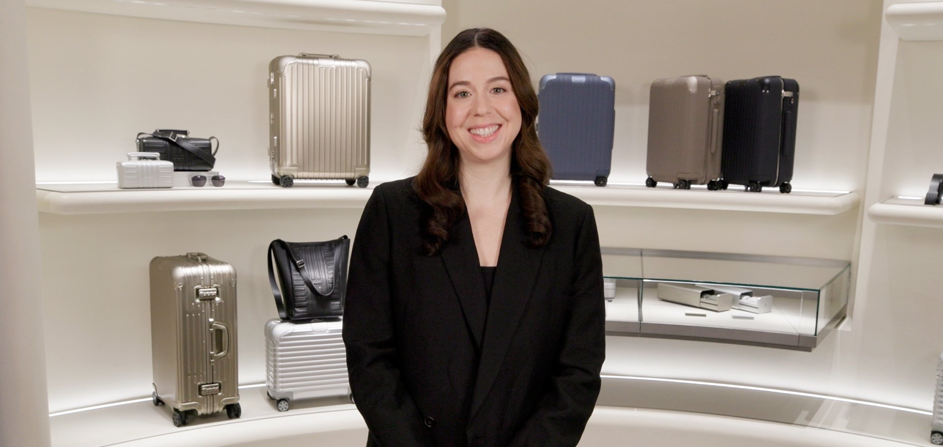 Discover RIMOWA live shopping show and immerge yourself in a memorable experience