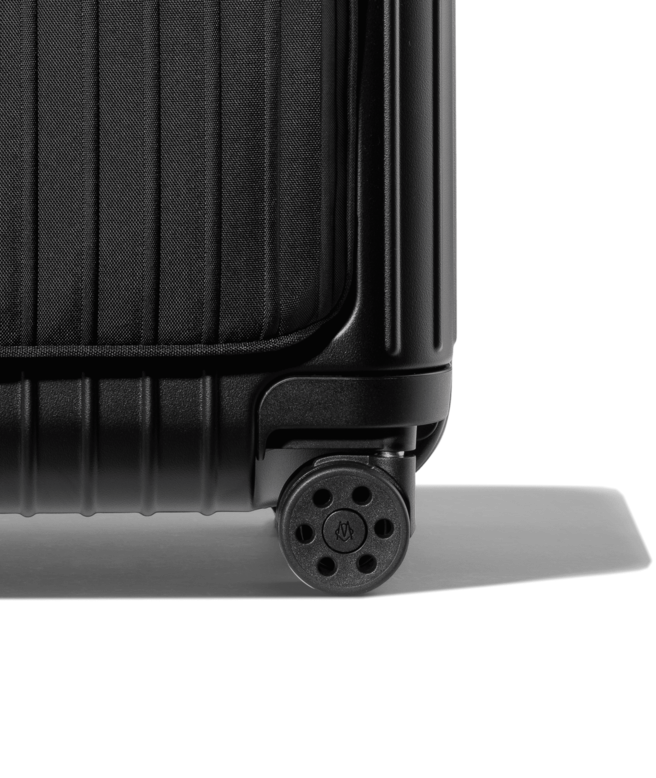Essential Sleeve Cabin S Carry-On Suitcase | Blue | RIMOWA