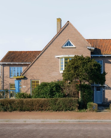 IX - RIMOWA visits Van Doesburg-Rinsema House, a Colourful Fusion of Form and Function