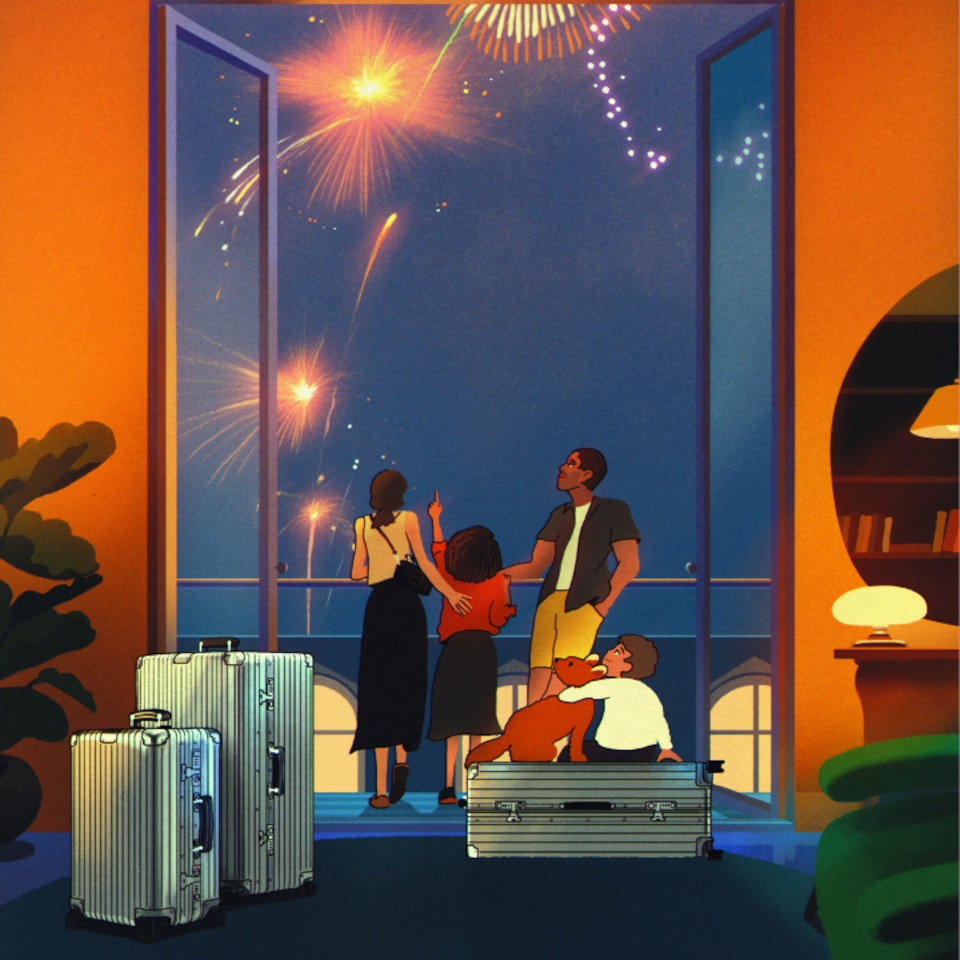 Imagen de una familia con una colección de maletas Classic de RIMOWA en diferentes tamaños