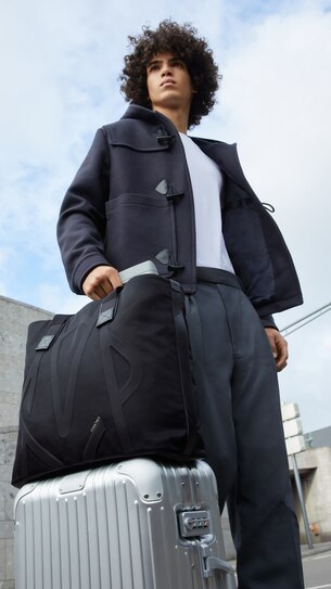 Photo of the Signature Sliding Tote in Black