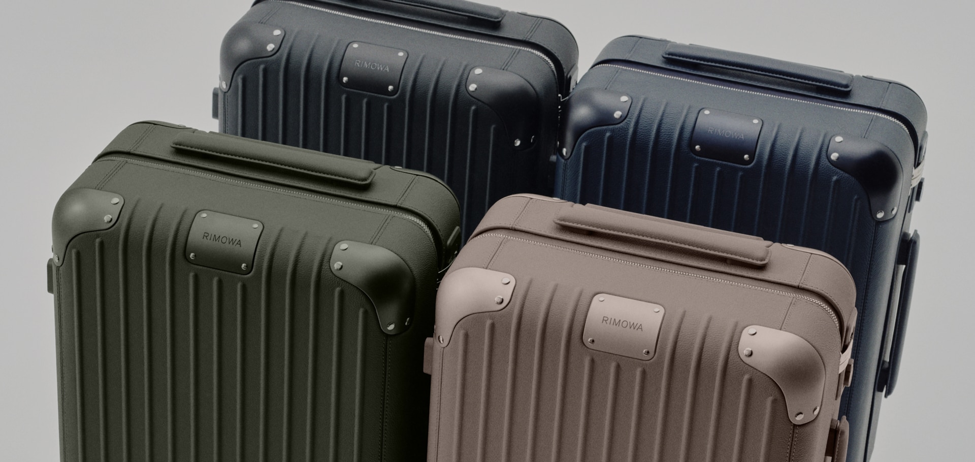 Photo the Distinct leather suitcases