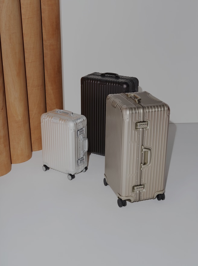 ハイエンド チタニウム スーツケース、バッグ & アクセサリー | RIMOWA