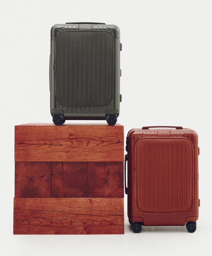 ポリカーボネート製 スーツケース、バッグ、アクセサリー | RIMOWA
