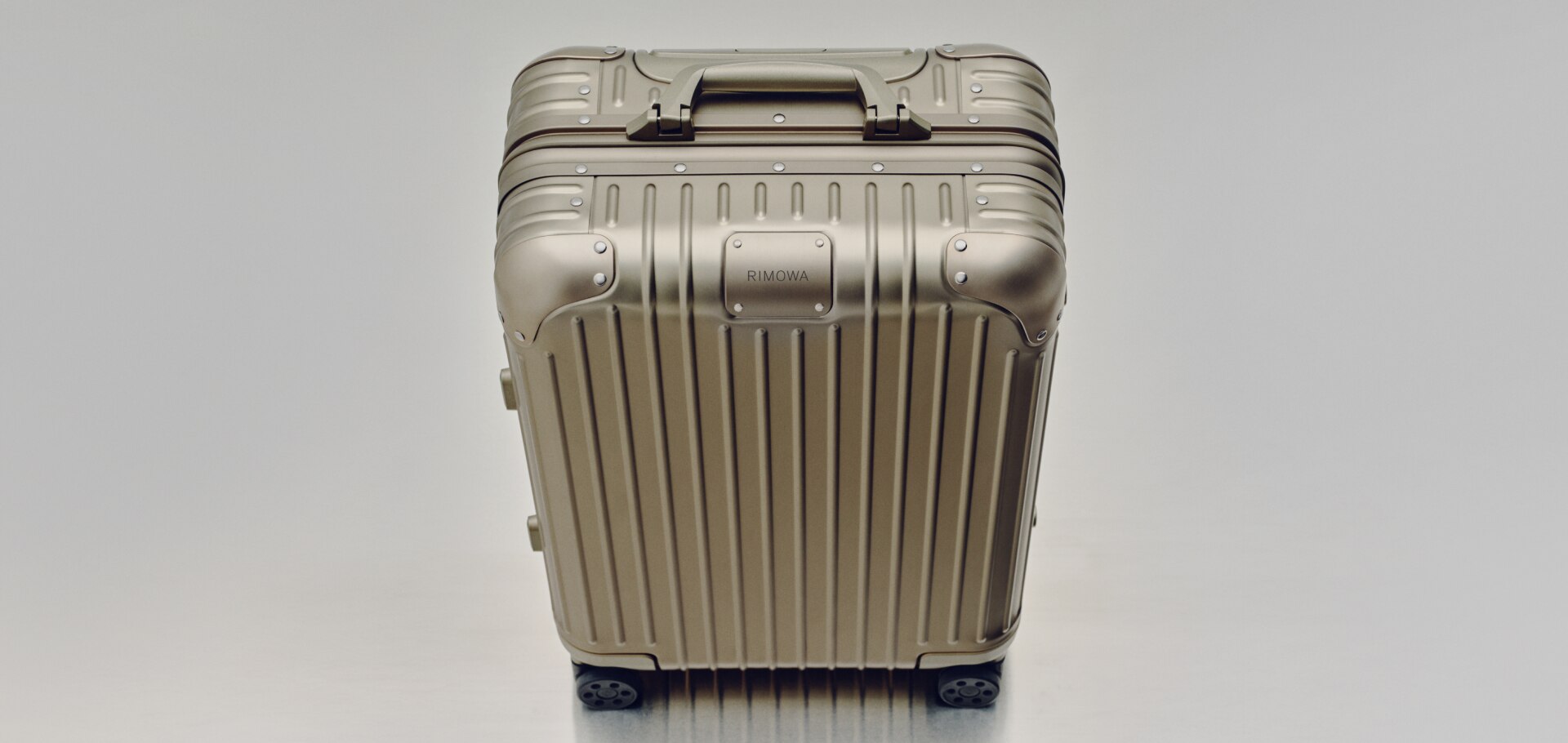 The iconic luggage with the grooves