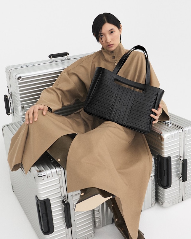 Designer Shopping Bag for Travel - The RIMOWA Groove Shopping Bag
