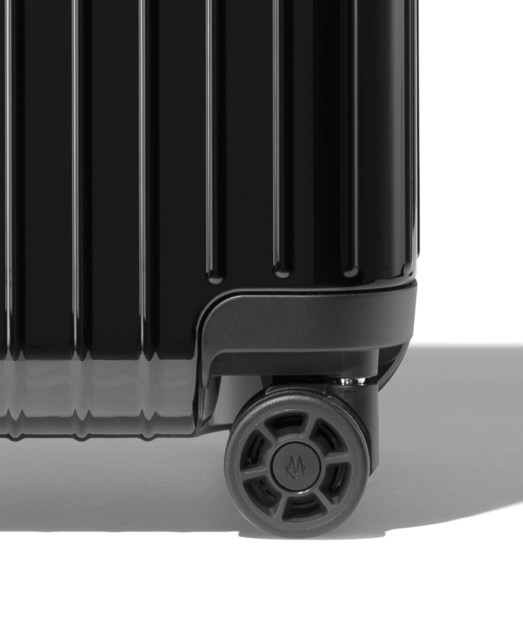 rimowa essential light