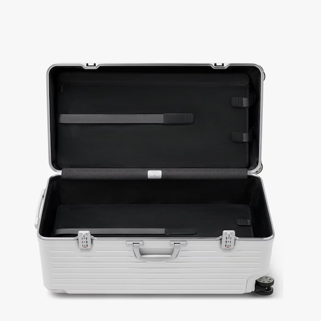 How to clean the suitcase's interior