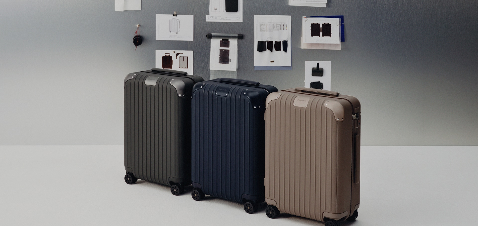 Photo the Distinct leather suitcases