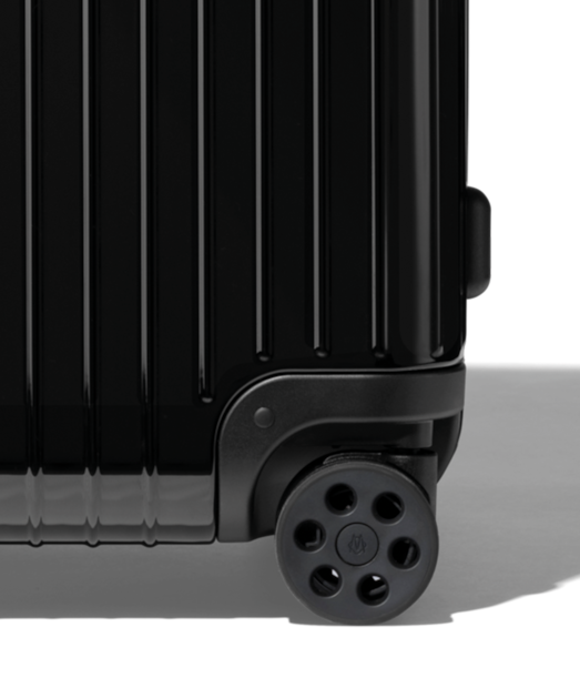 Essential Trunk Plus Large Suitcase | Black Gloss | RIMOWA