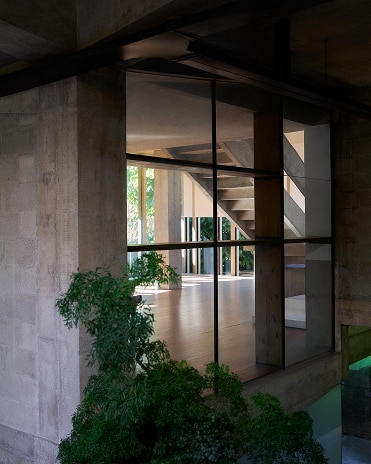 XV - Inside Resid&ecirc;ncia Jo&atilde;o Marino, an engineering experiment turned cultural landmark