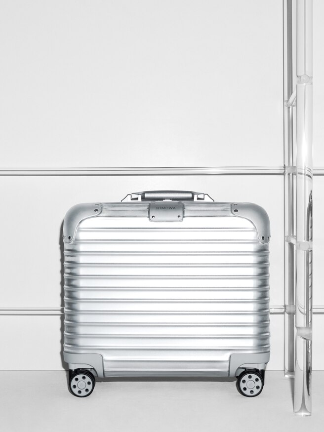 shop rimowa
