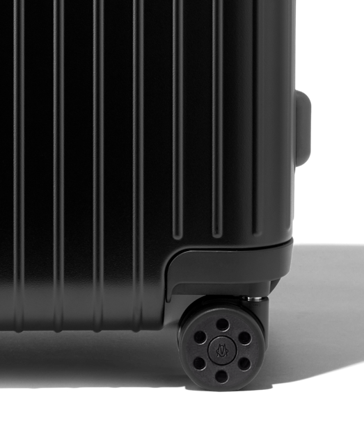 Hybrid Cabin Suitcase | Black | RIMOWA