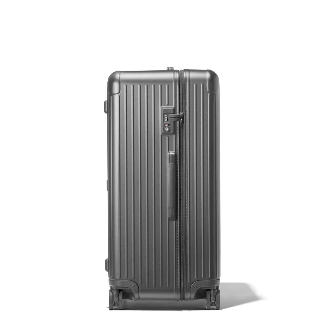 Essential Trunk Plus Large Suitcase | Matte Black | RIMOWA