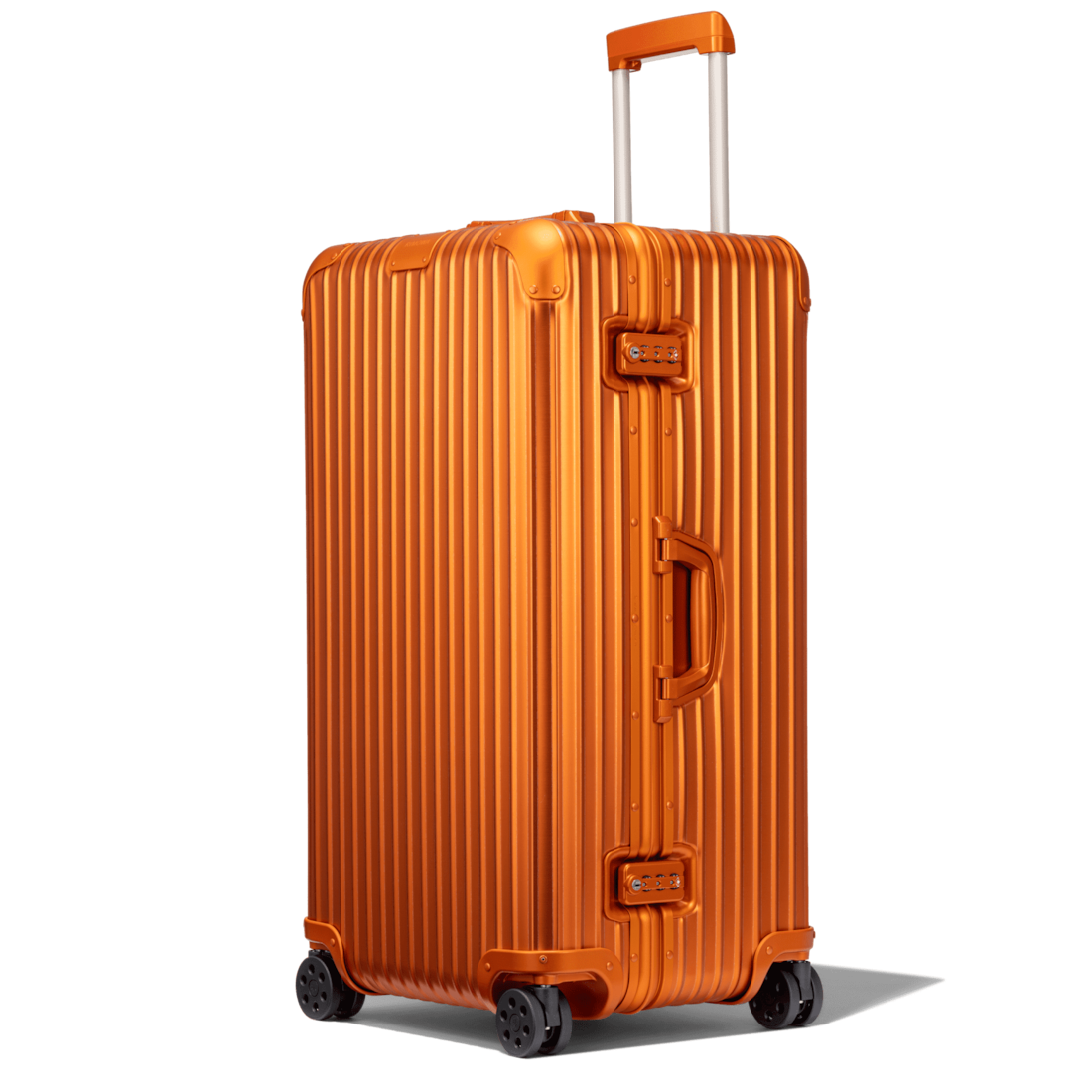 rimowa essential trunk plus review