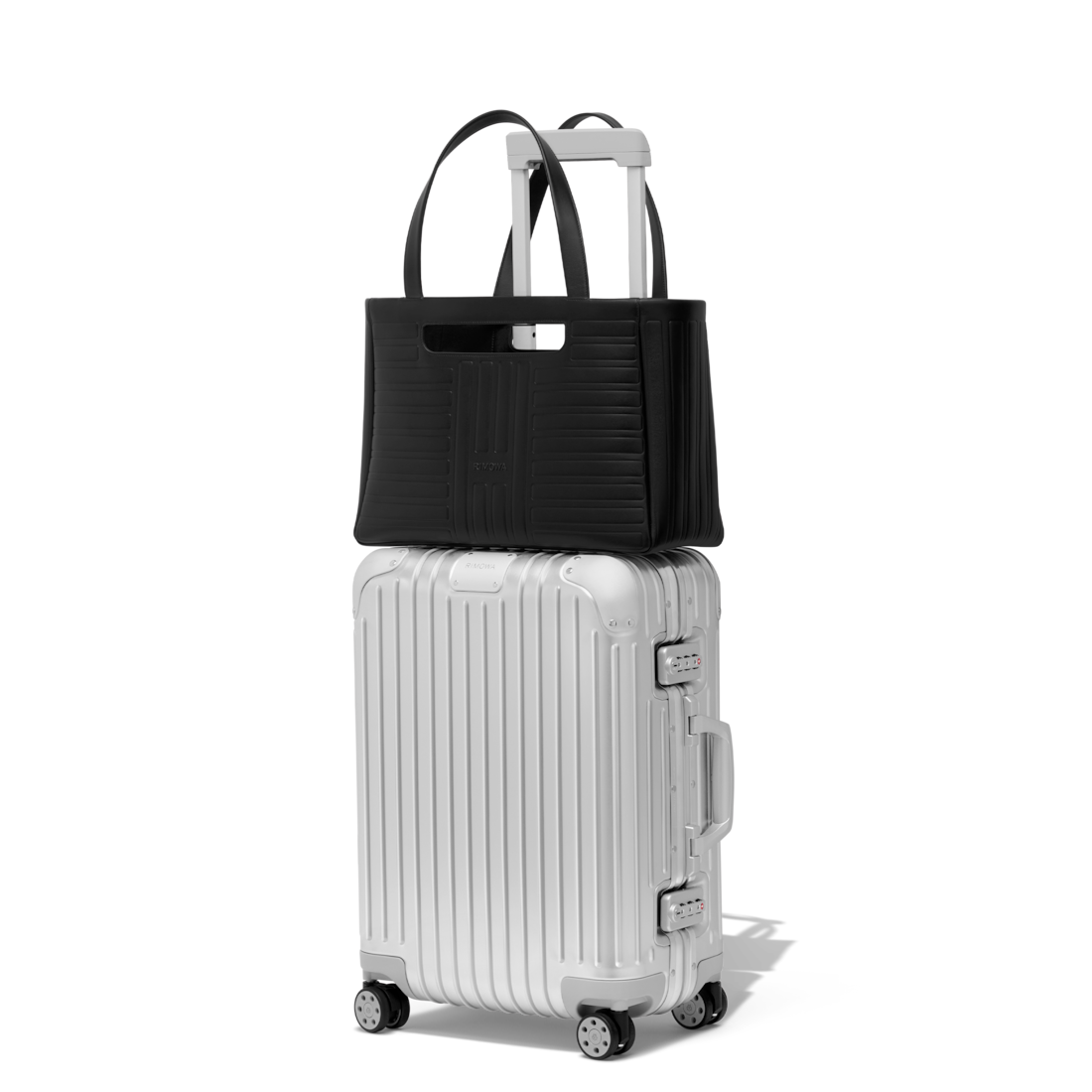 High-End Black Leather Shopping Bag with Grooves | RIMOWA