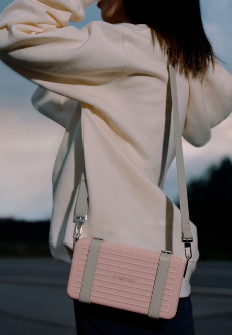 Personal Cross-Body Clutch Bags | RIMOWA