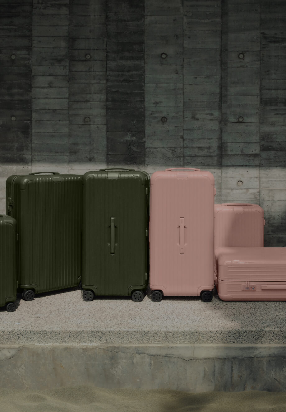 rimowa cabin green