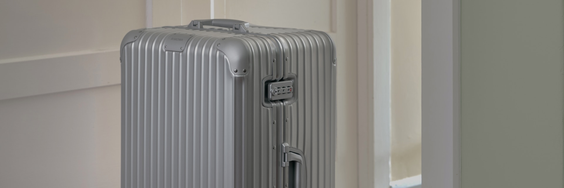 Large Trunk Suitcases