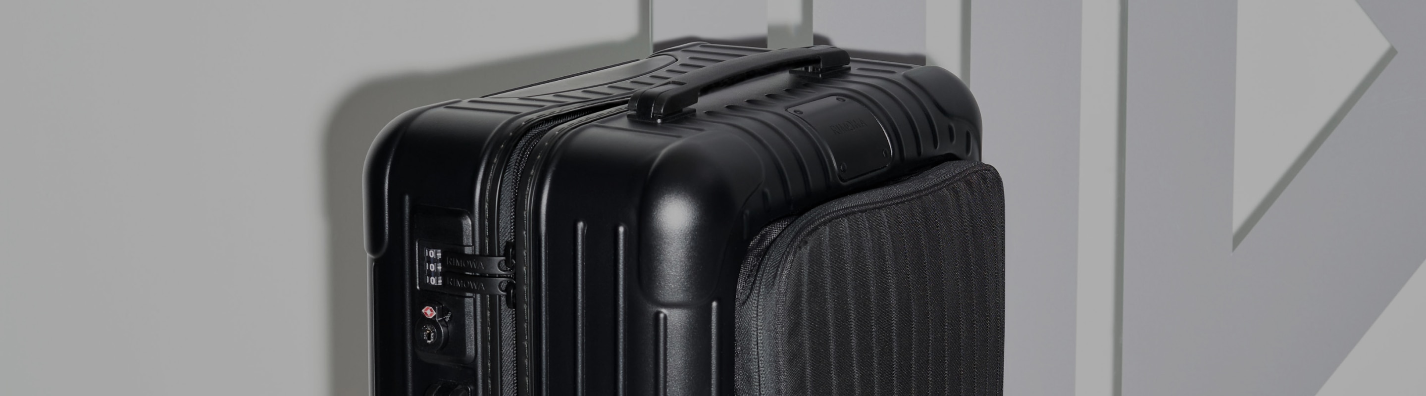 RIMOWA Essential Sleeve: Polycarbonate suitcases with 4 wheels 
