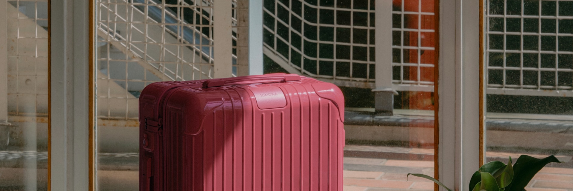 Polycarbonate Suitcases, Bags & Accessories